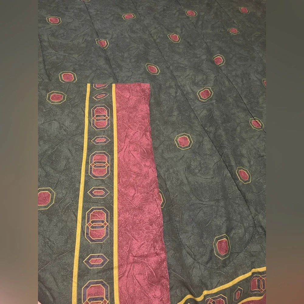 Vintage 90’s Burgundy and Hunter Green King Size Comforter Retro Nostalgic Y2K